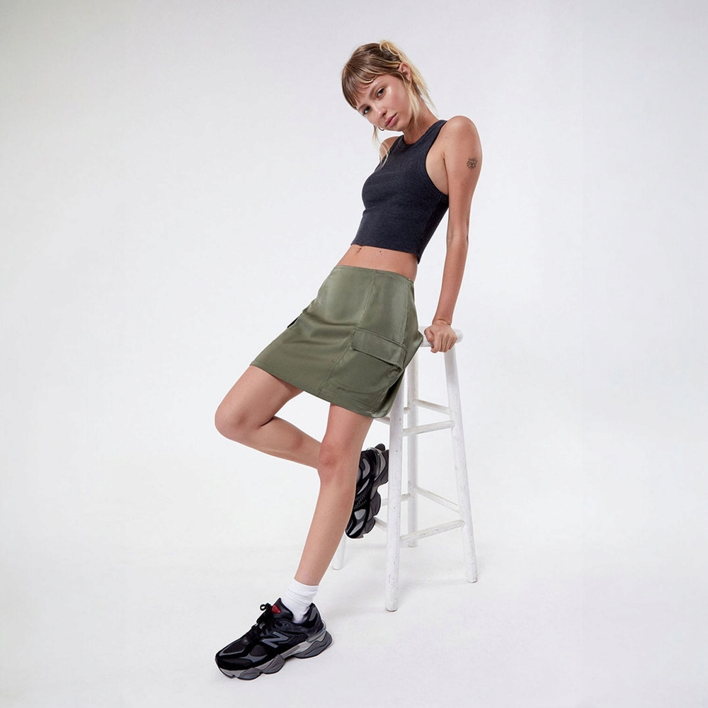 🆕️ PacSun Olive Green Satin CargoMini Skirt Womens Size Small - Picture 3 of 4